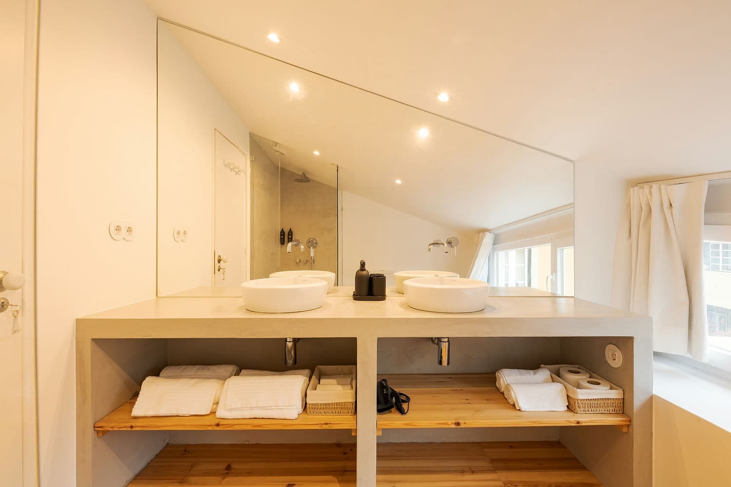 hdg-the-yellow-house-duplex-8